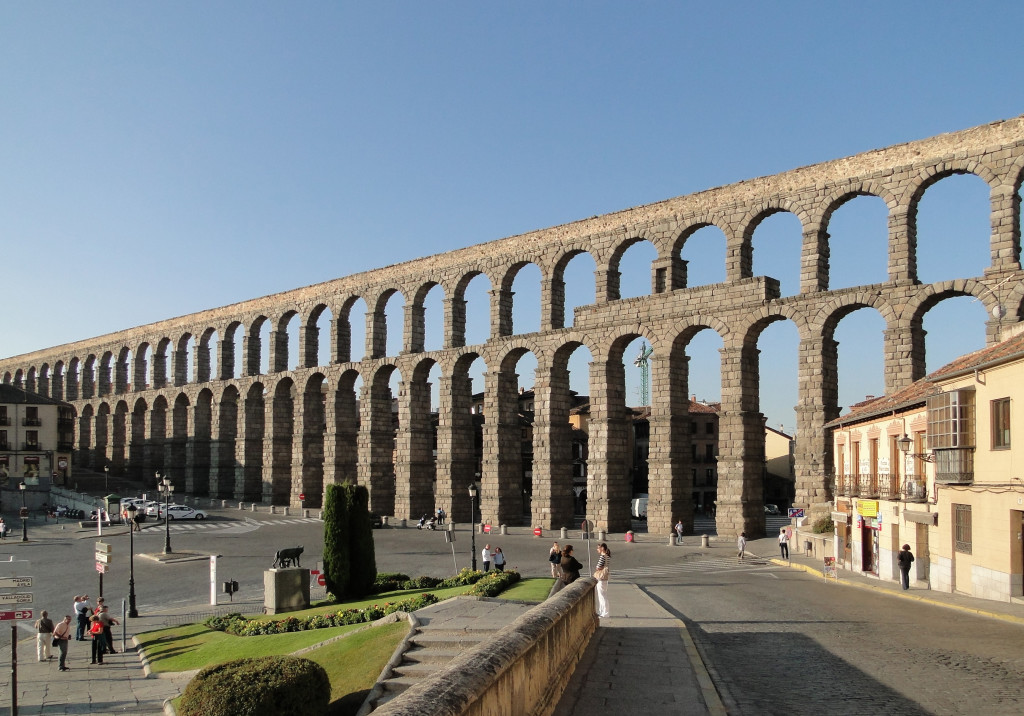 Aqueduct_of_Segovia_02